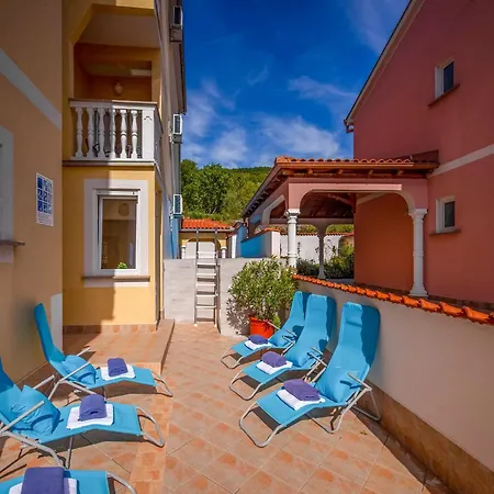 Διαμέρισμα In Croatia With Pool Near Dramalj