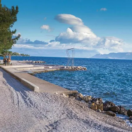 Διαμέρισμα In Croatia With Pool Near *